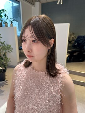 アム(amu) オリーブベージュ/結べるボブ/外ハネボブ/カーキベージュ