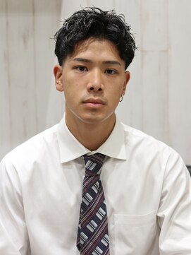 ヨシザワインク プレミアム 横浜 桜木町店(YOSHIZAWA Inc. PREMIUM) 爽やか黒髪ビジカジセンター分けリーマンメンズバーバー