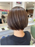 王道ベージュカラーのショートボブ