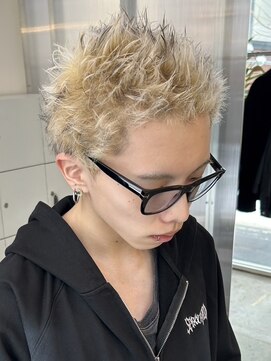 ヨリ トウキョウ(yori Tokyo) ニュアンスパーマ/センターパート/韓国マッシュ/ダークアッシュ