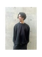 酸性縮毛矯正、酸性ストレート、髪質改善トリートメントのスペシャリスト山下祐輝はどんな人？？