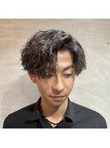 センターパート×ツイストスパイラルパーマ