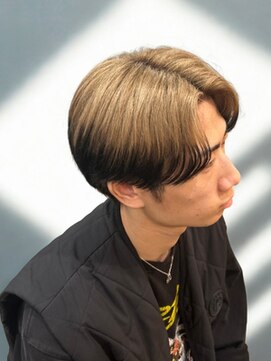 スウィープ 札幌大通(sweep) ハイトーン×黒髪コントラストの立体センターパート