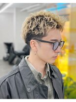 ネクストメンズ 表参道(NEXT men's)&nbsp;MEN’S HAIR/サーフカール/刈り上げセンターパート/渋谷