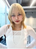 ハイトーン抜きっぱなしブリーチミディアムウルフ