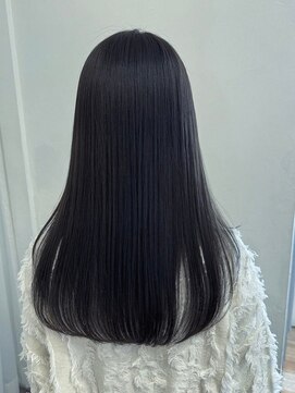 ロマリア ヒルズ 表参道 原宿(Lomalia HILLS) ナチュラルロングヘア[表参道/原宿ケアカラー/縮毛矯正]