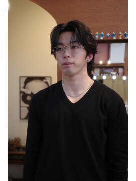 エディ(Edy) センターパートニュアンスパーマ韓国ヘアカルマヘア眉毛カット