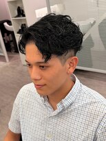 ルースト 心斎橋店(ROOST)&nbsp;刈り上げセンターパート/波巻きツイストスパイラル/心斎橋