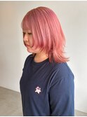 ダブルカラーでピンクベージュ／ウルフカット