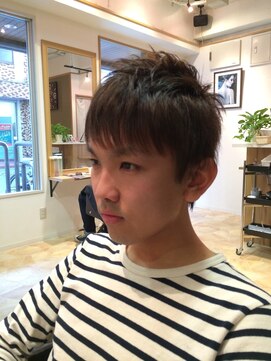 ヴィルトゥーサ (Virtousa) 束感無造作ヘアー