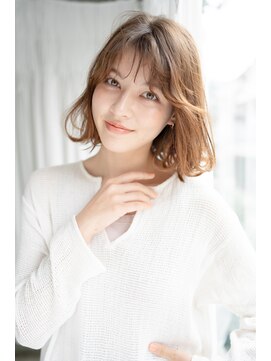 マグノリア オモテサンドウ(MAGNOLiA Omotesando) 柔らかエアウェーブで大人かわいいフェザーバングフレアボブ