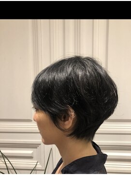 トルシュ ヘアーワークス(TORChe Hair Works) ショートボブ