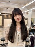 ザクザクフェイスレイヤーワイドバングロングへア20代30代