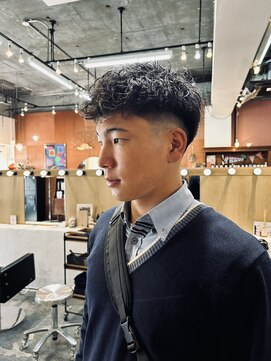 チャプター 問屋町(chapter) フリンジカットフリンジパーマ海外風パーマテーパーフェード