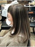 【白髪ぼかし】重めボブもハイライトカラーでスリークヘア