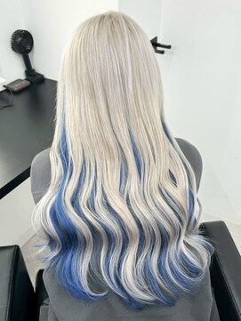 エゴ 池袋(EGO) インナーカラー ホワイトシルバー×ブルーカラー