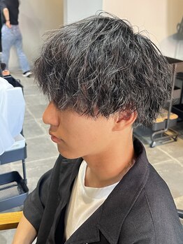ラヴィーヘアーワークス(LAVIE hair works)の写真/ロングからショートまでメンズも〈LAVIE hair works〉にお任せ♪人気のフェードカットも施術可能☆