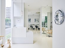 オーダー(OORDER)の雰囲気（店内は優しい光が射し込みrelaxした時間をお過ごし頂けます☆）