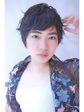 ブーケ(BOUQUET) 黒髪　無造作ラフショート　分け目なし　シースールーバング