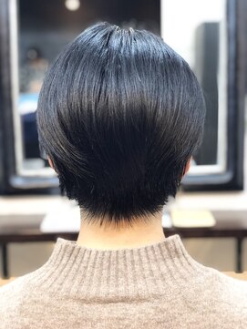 エトネ ヘアーサロン 仙台駅前(eTONe hair salon) 軽さを感じる襟足と後頭部の丸み