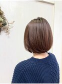 ナチュラル透明感ベージュカラー大人可愛いシンプル丸みボブ
