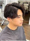 波巻きスパイラルパーマツイストパーマメンズセンターパート緩め