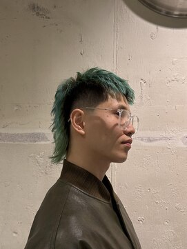 フランクスバーバーザスタンド(Frank’s barber the stand) MEN’S HAIR/サーフカール/刈り上げセンターパート/飯田橋T