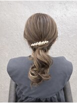 フッタ(Futta)&nbsp;ローポニーテールアレンジ×結婚式ヘアセット【西武新宿駅】