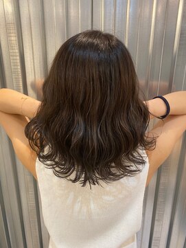 ジーナ 銀座(Zina) 【Zina】イメチェン毛先パーマ耳かけ×フォギーベージュ