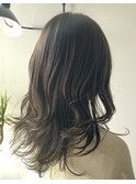ブルーグレージュ/ヌーディベージュ×レイヤーミディアム