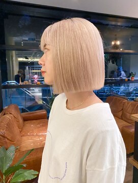 カート バイ デコ(Kurt by DECO) 【友都】ホワイトブロンドボブ