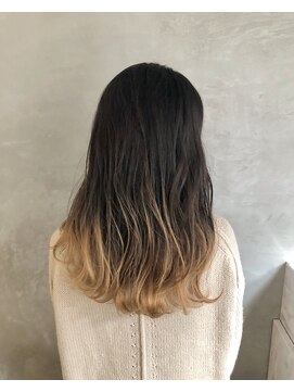 ユニコ(unico) バレイヤージュ×ベージュ