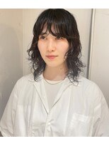 レイヤーたっぷりミディアムウルフパーマ