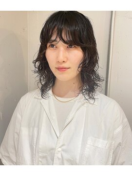 エンシー(ENCI) レイヤーたっぷりミディアムウルフパーマ