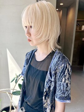 ヘアー アイス ルーチェ(HAIR ICI LUCE) ブロンド/ウルフカット/ショートウルフ/ベージュ/城倉