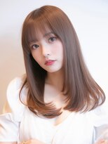レイヤーカット　ミルクティーアッシュベージュ　ストレート