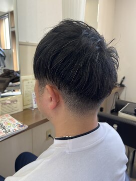 コアフィールフィス(COIFFURE fils) 《見附　今町》大人メンズ　刈り上げショート