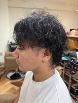 ラナ(LANA)&nbsp;癖毛を活かしたスタイルをシャドーパーマでイメチェン