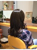 内側から弾むようなエアリーカール