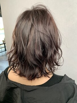 ウニカ デ ビエモン(UN1CA de BIEMON) ボブパーマミディアム 髪質改善ツヤ髪アッシュオリーブ 1