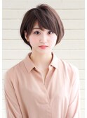ひし形で大人可愛く☆無造作バングで抜け感のあるショートボブ