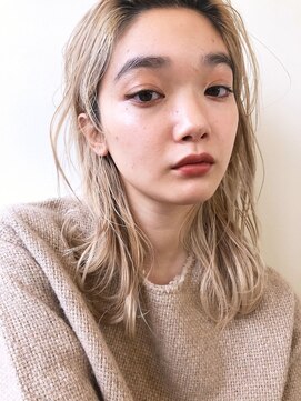 ミラバイグリーン(Mira by green) Bleach　hair　×　Sheer beige　＃３