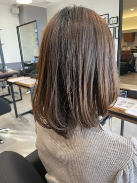 ラルジュヘアイコール(Large hair equal =) 重めミディアムボブ