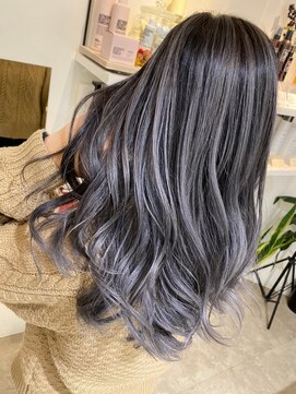 ロンド レア 天神大名店(Lond Le’a) シルバー×バレイヤージュ[天神大名/博多/福岡天神]