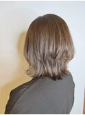 20代30代大人可愛い艶感グレージュ切りっぱなしショート