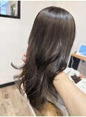 くすませすぎない charcoal gray