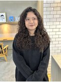 ハードスパイラルパーマ女子