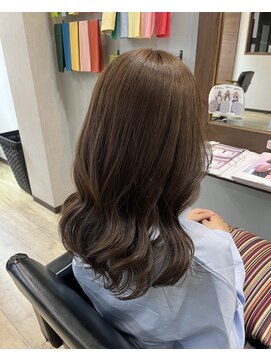 ココカラヘアー ニコ(cococara hair nico) ロングヘア/巻き髪ヘア/ベージュ/ミディアムヘア