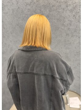 フィンチ(Finch) 【Finch高橋】大人ショート/外ハネ/Wブリーチ