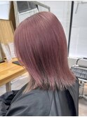 ピンクベージュ
